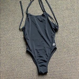 Black tie back jolyn